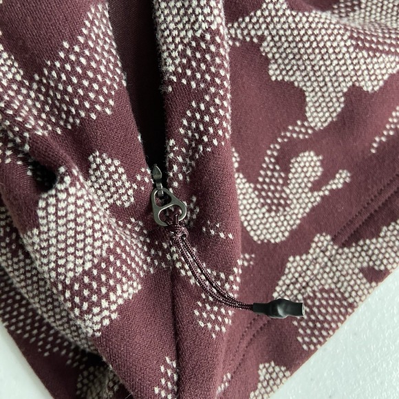 Lululemon Shirt men's Medium Surge Warm Half 1/2 Zip Pullover Jacquard Red Camo - Picture 7 of 14
